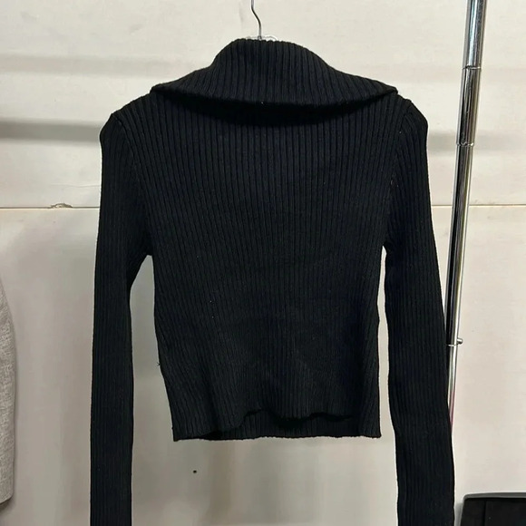Guess Alanis Zip Sweater Black Medium. NWT - Picture 3 of 7
